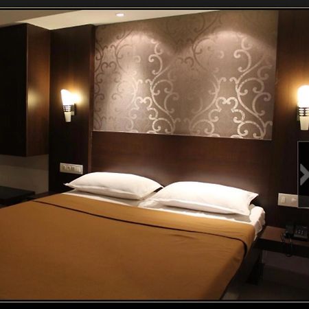 Hotel Aashraya 迈索尔 外观 照片